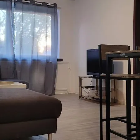 Mit Kleinem Balkon *
