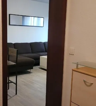 Apartment Mit Kleinem Balkon